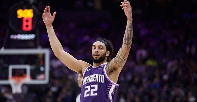 大舞台-卡特末节狂轰22分造逆转 国王主场送步行者10连败