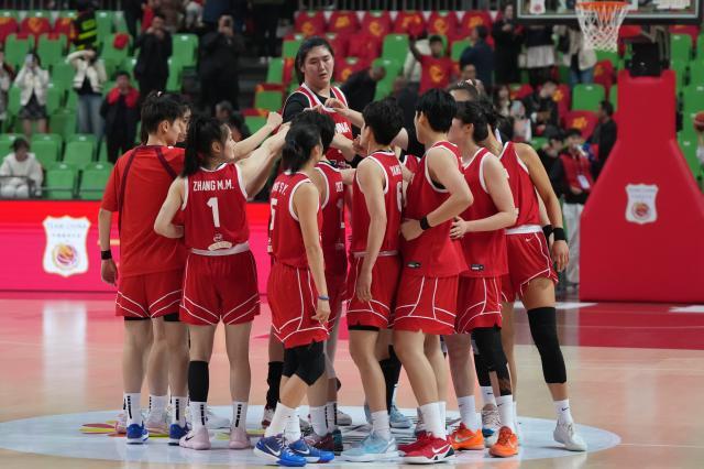 大舞台-中国女篮热身赛再胜巴西 两战三分命中率仅21.4%
